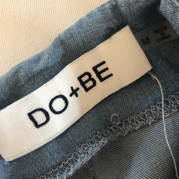 DO+BE Light Denim Ruffle Shorts Size M - Picture 3 of 3